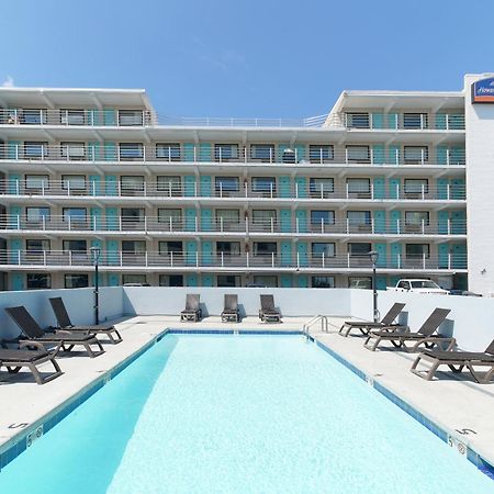 Howard Johnson By Wyndham Virginia Beach At The Beach Екстериор снимка