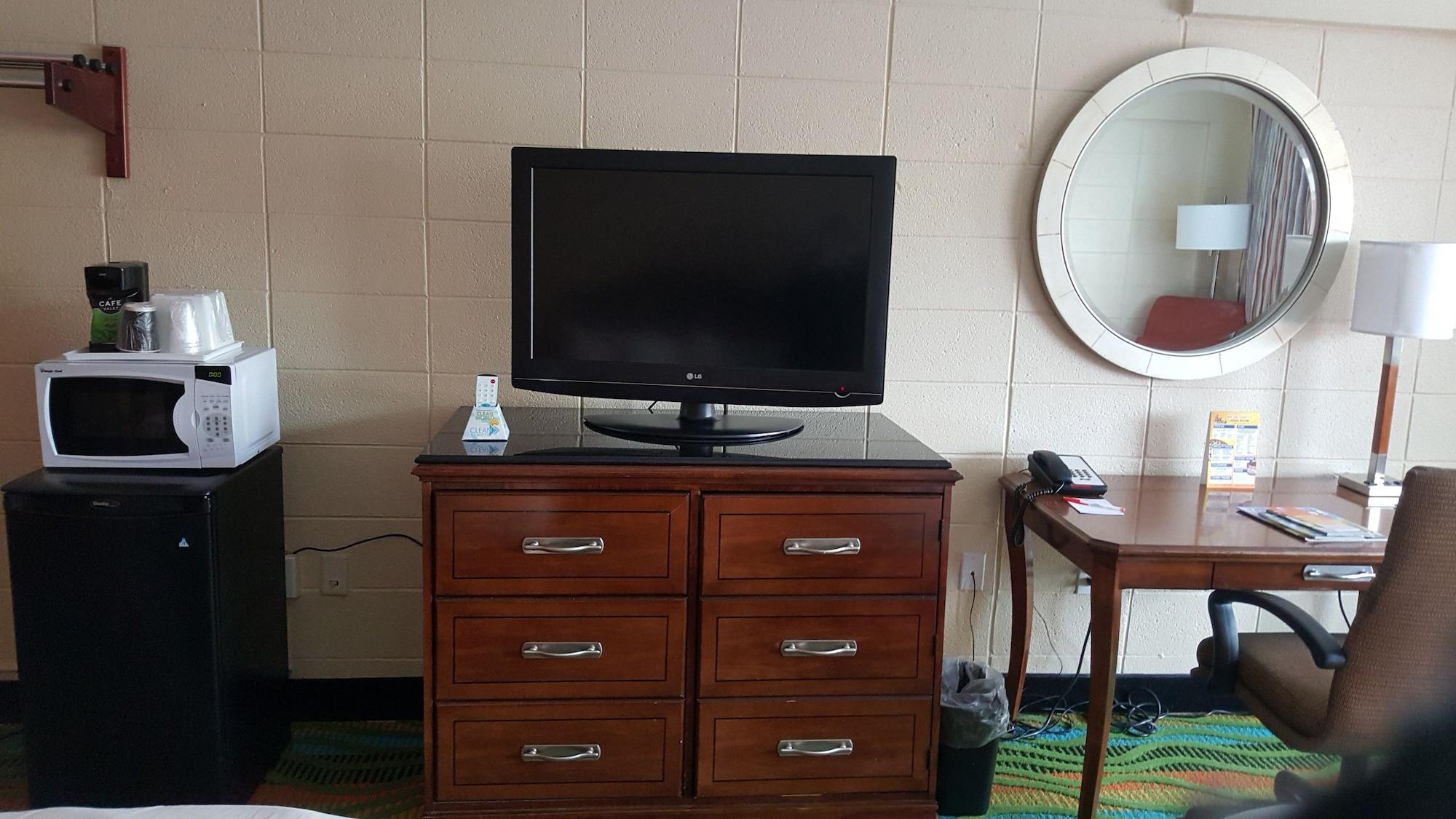 Howard Johnson By Wyndham Virginia Beach At The Beach Екстериор снимка