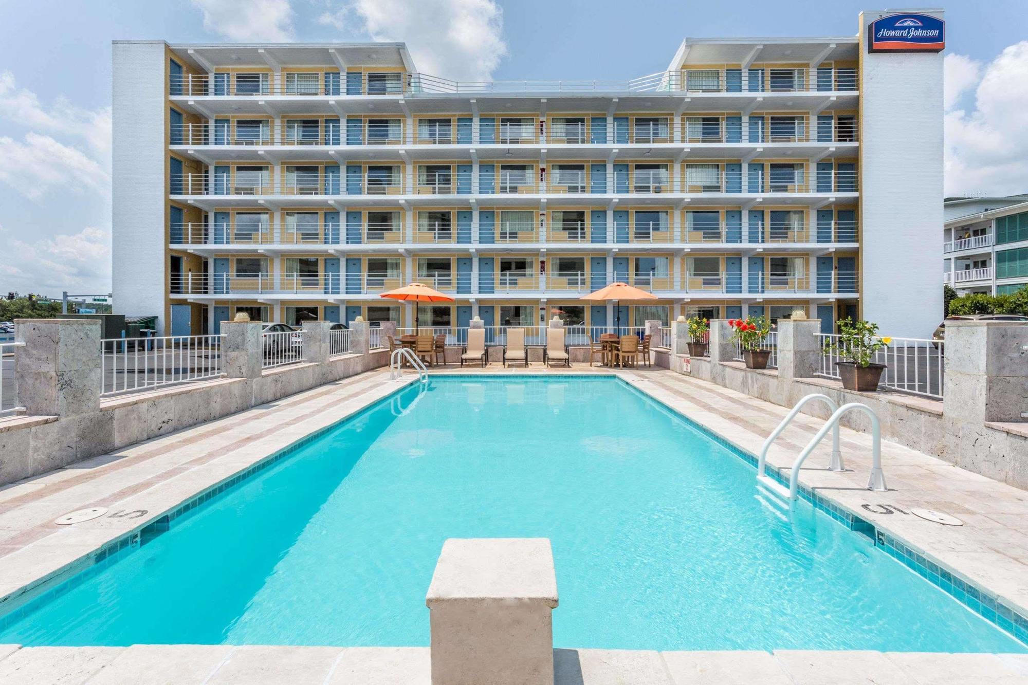 Howard Johnson By Wyndham Virginia Beach At The Beach Екстериор снимка